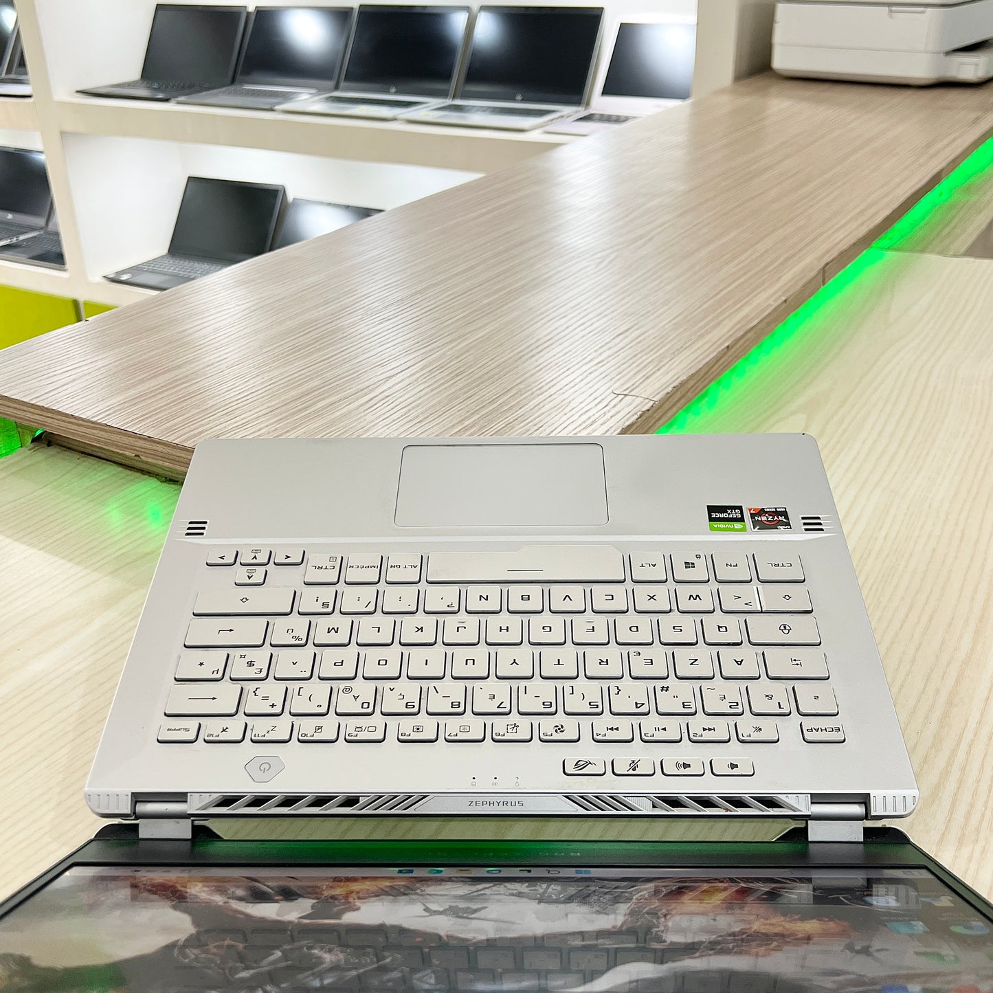 Gamer Asus Rog Zephyrus G14 GA401IU Amd Ryzen 7 4800HS (Core i7 10ème) Gén, GTX 1660 Ti 6Go dédiée, 16Go DDR4, 512Go SSD, 14" FHD