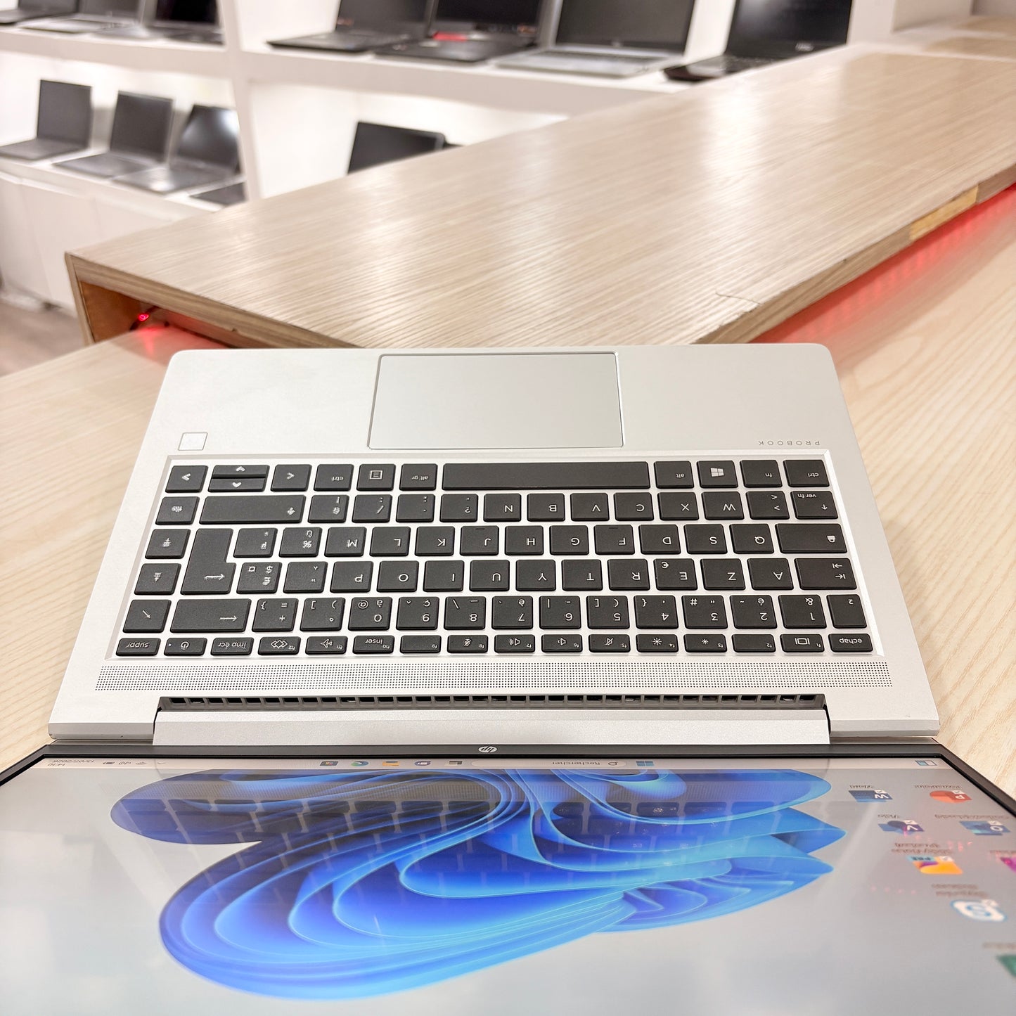 Hp Probook 445 G8 - AMd ryzen 3 5400U (core i5-11ème génération) génération)- 256Go SSD - 08Go DDR4 - 14" FHD