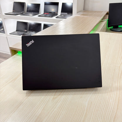 Lenovo Thinkpad T580- Core i5-8ème - NVIDIA GeForce MX150 2Go dédiée - 08Go DDR4 - 256Go SSD- 15,6" FHD