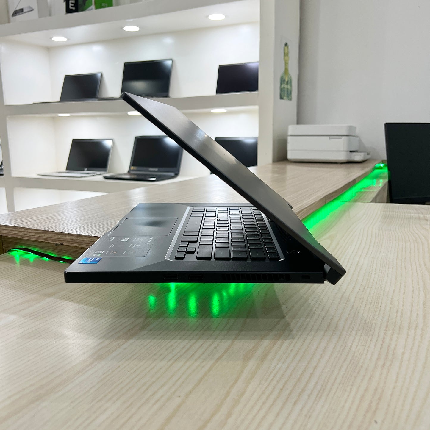 Gamer Asus TUF Dash F15  -  Core i5-11ème Génération - RTX 3060 6Go dédiée - 16Go DDR4 - 512Go SSD - 15,6" 144Hz