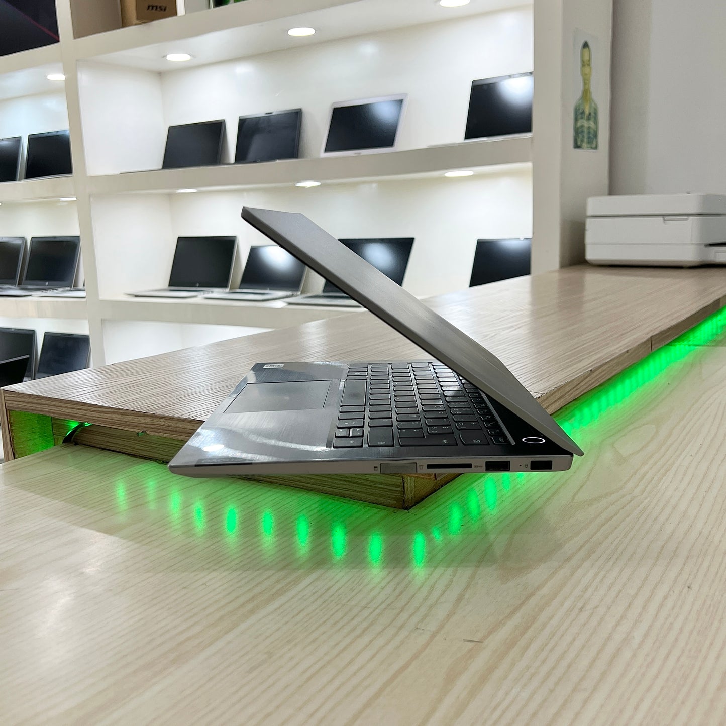 Lenovo thinkbook 20SL - core i5-10ème génération- 256Go SSD - 08Go DDR4 - 14" FHD