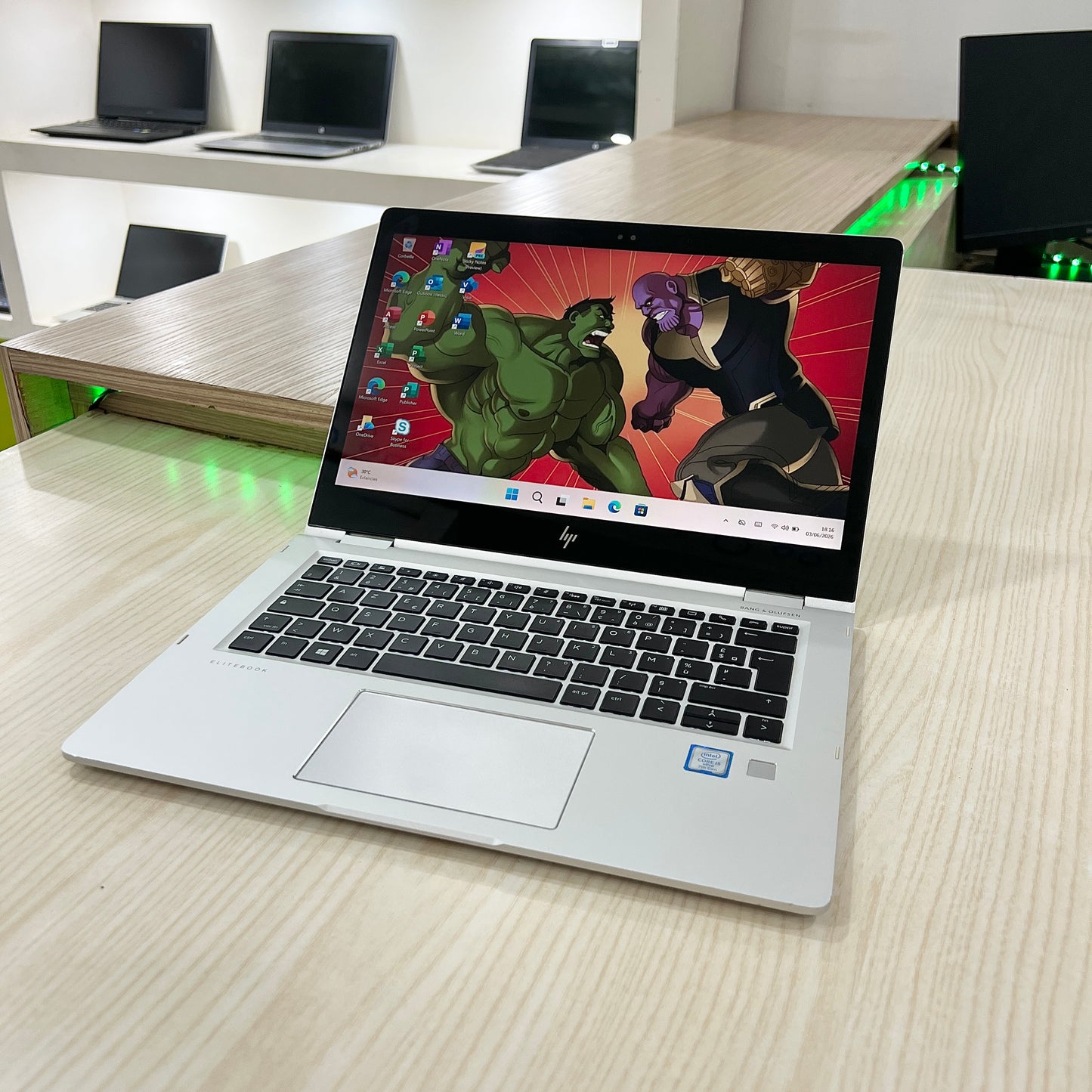 HP EliteBook x360 1030 G2 - Core i5-7ème - 08Go DDR4 - 512Go SSD - 13,3" FHD Tactile & pliable à 360°