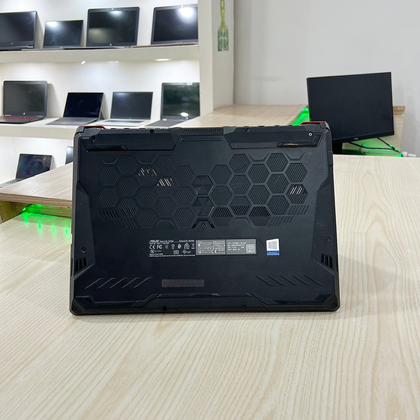 Gamer Asus TUF A15 FA506II-  Amd Ryzen 5 4600H (Core i5-10ème Génération - GTX 1650 Ti 4Go dédiée - 08Go DDR4 - 512Go SSD - 15,6"FHD 144Hz