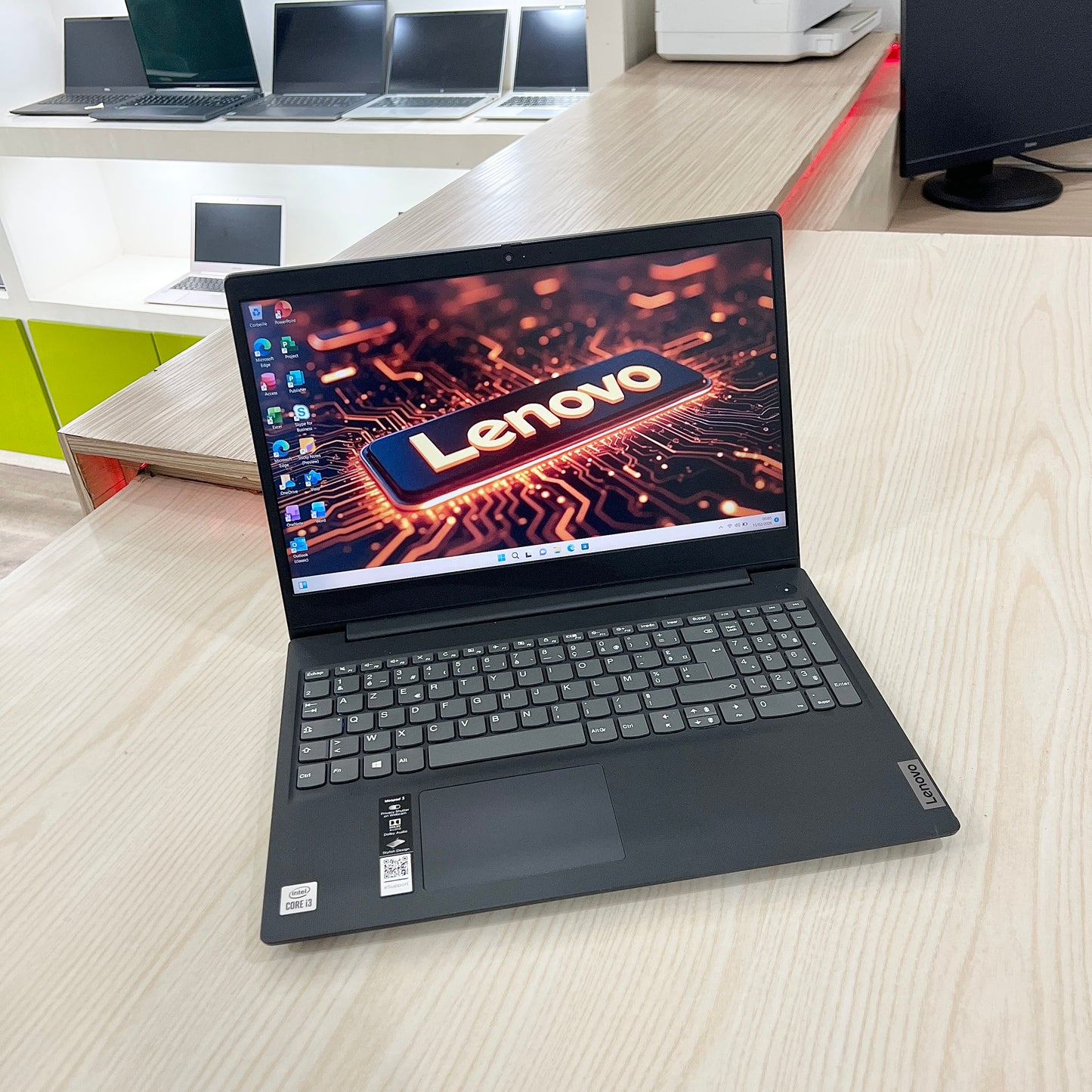 Lenovo 81WB  - core i3-10ème génération- 256Go SSD - 08Go DDR4 - 15,6" FHD