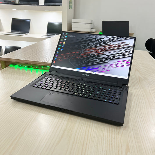 Gamer AORUS 17G XD Core i7-11ème Génération - RTX 3070 8Go dédiée - 32Go DDR4 - 512Go SSD - 17,3" 300Hz