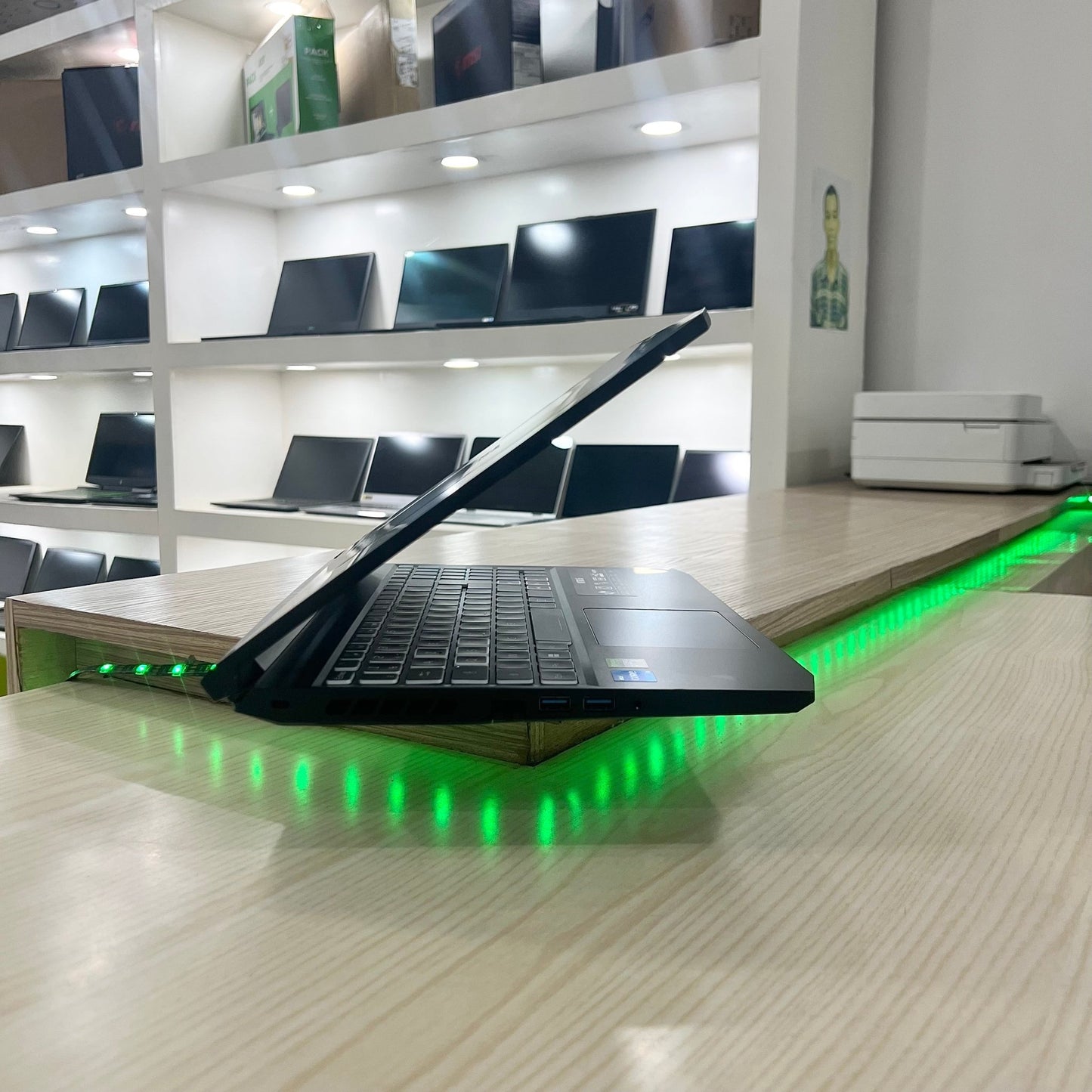 Gamer Acer Nitro AN515-57 Core i5-11ème Génération - RTX 3060 6Go dédiée - 16Go DDR4 - 512Go SSD - 15,6" 144Hz