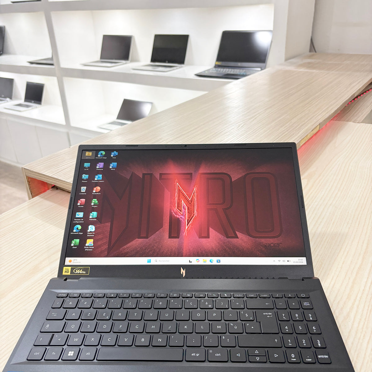 Gamer Acer Nitro V 15 - Core i5-13ème Génération - RTX 4050 6Go dédiée - 16Go DDR5 - 512Go SSD - 15,6" 144Hz