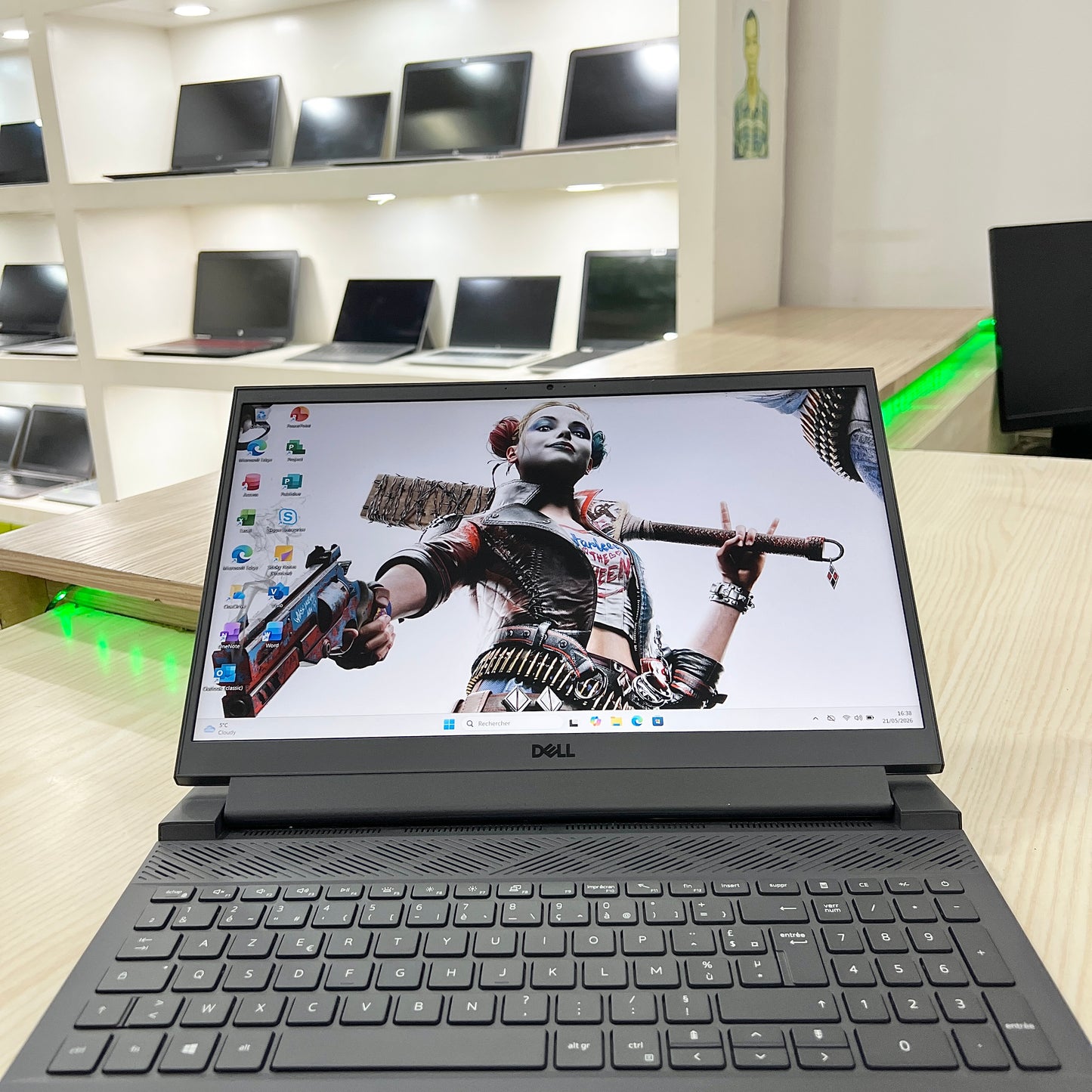 Gamer Dell G15 5510 - Core i7-10ème Génération - RTX 3060 6Go dédiée - 16Go DDR4 - 512Go SSD - 15,6" 120Hz