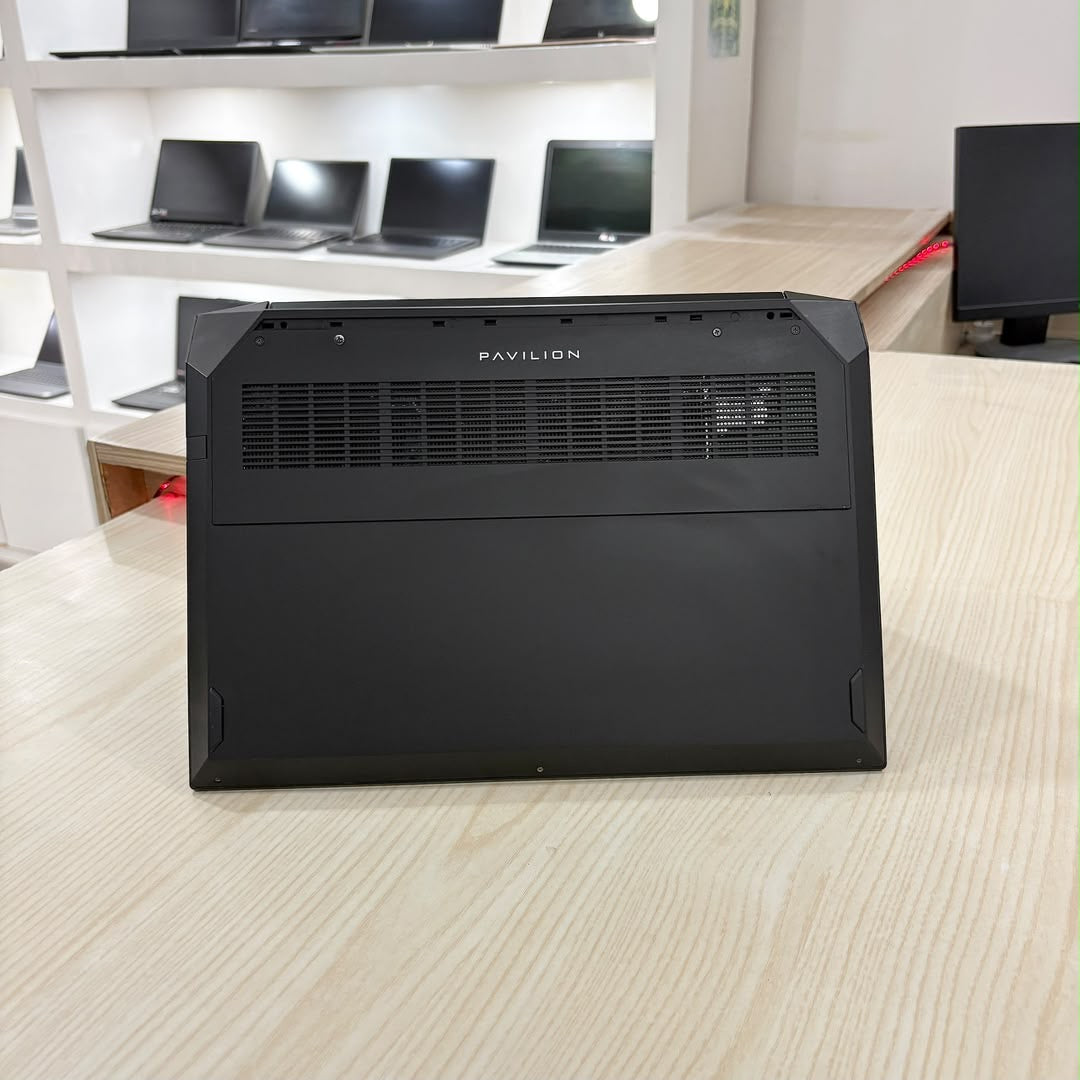 GAMER HP Pavilion 15-ec0xxx - Ryzen 5-3550H (Core i5-9ème) - GTX 1050 3Go dédiée - 16Go DDR4 - 512Go SSD - 15,6" FHD