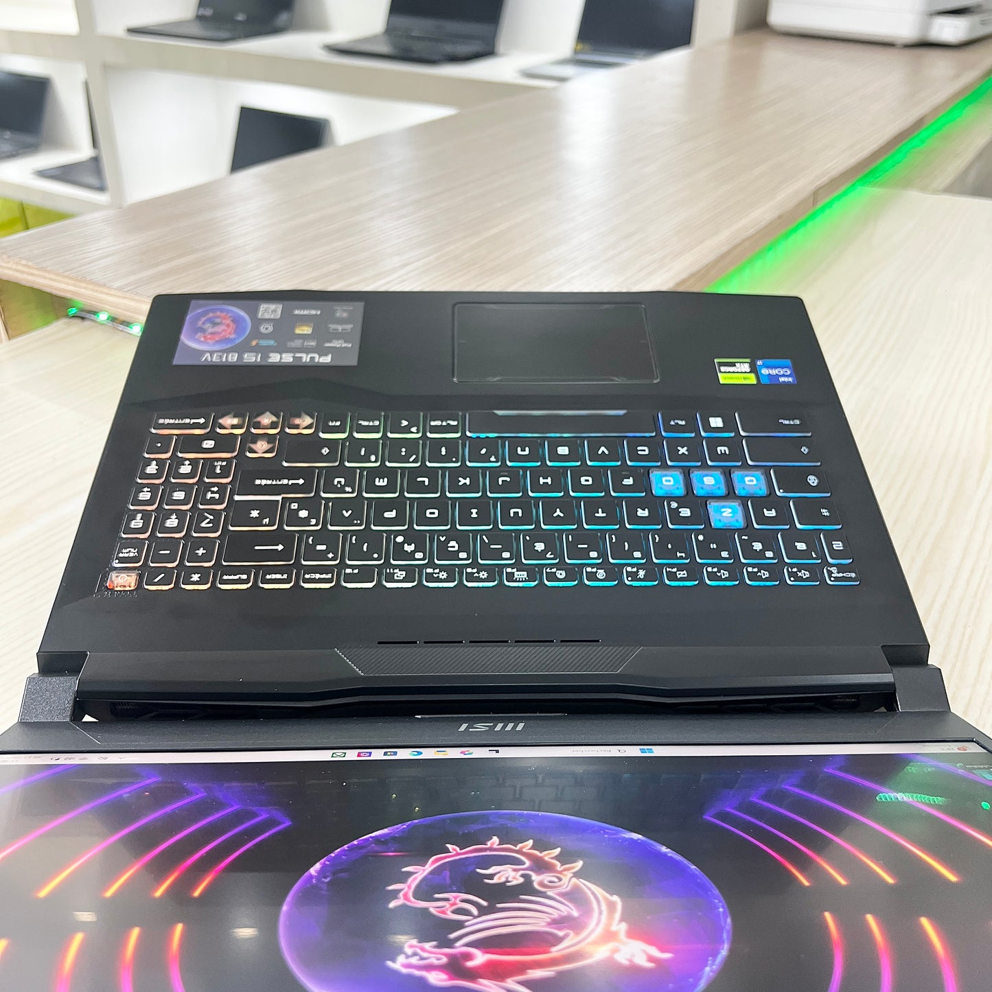 Gamer MSI PULSE 15 B13V
-  Core i7-13ème Génération - RTX 4070 8Go dédiée - 16Go DDR5 - 512Go SSD - 15,6"FHD 239Hz