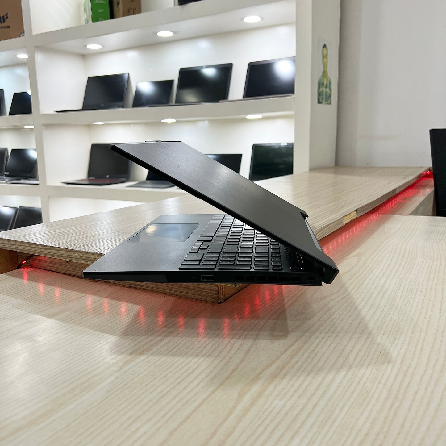 Gamer Asus TUF F15 FX517ZR   -  Core i7-12ème Génération - RTX 3070 8Go dédiée - 16Go DDR5 - 512Go SSD - 15,6"FHD 144Hz