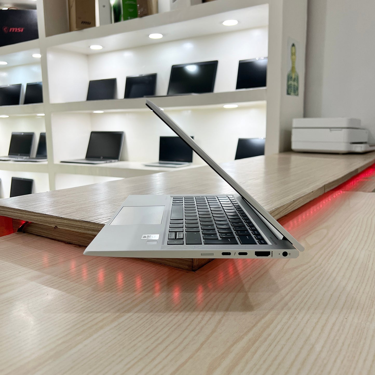 Hp elitebook 830 G7 - core i5-10ème génération- 256Go SSD - 08Go DDR4 - 13,3" FHD