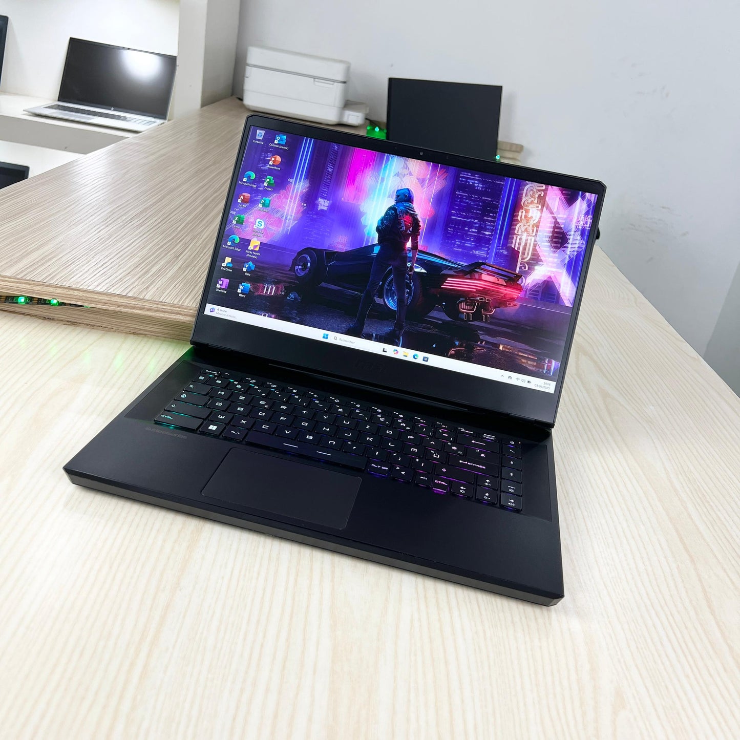 Gamer MSI GP66 Léopard 10UG
-  Core i7-10ème Génération - RTX 3070 8Go dédiée - 16Go DDR4 - 1 téra SSD - 15,6"FHD