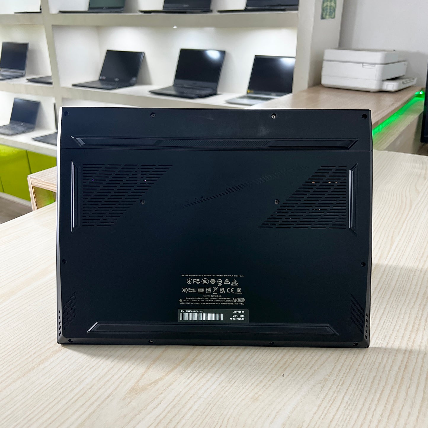 Gamer AORUS 15 9KF -  Core i5-12ème génération - NVIDIA GeForce RTX 4060 8Go dédiée - 08Go DDR5 - 512Go SSD - 15,6"FHD 240Hz