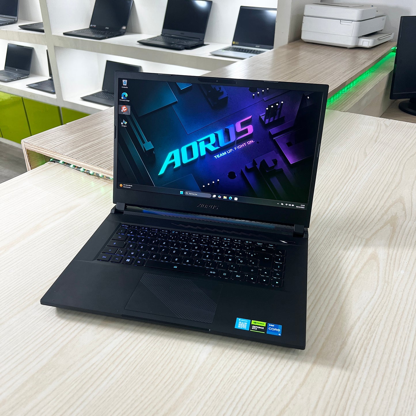 Gamer AORUS 15 9KF -  Core i5-12ème génération - NVIDIA GeForce RTX 4060 8Go dédiée - 08Go DDR5 - 512Go SSD - 15,6"FHD 240Hz