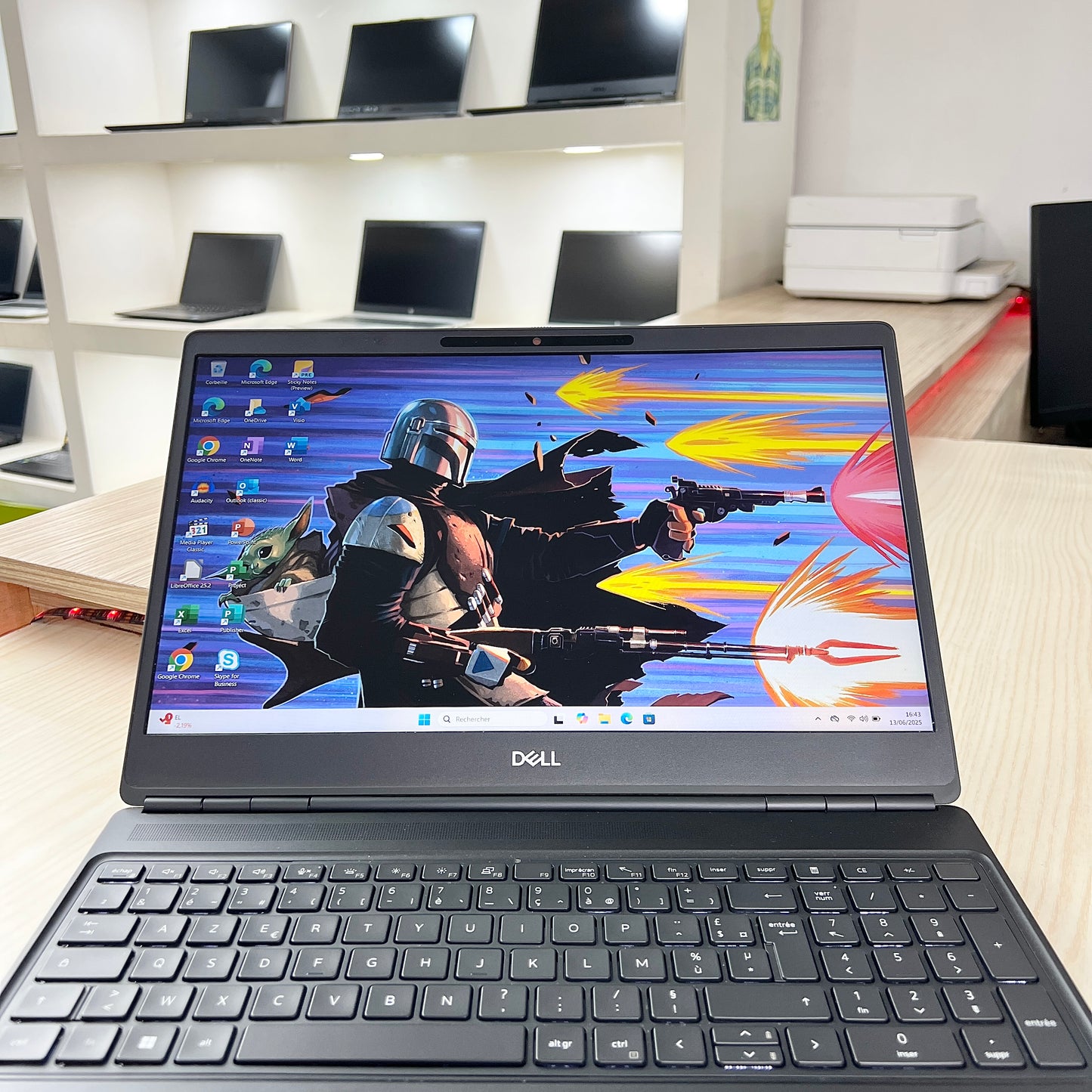 Gamer Dell Précision 7560
-  Core i7-11ème Génération - NVIDIA T1200 4Go dédiée - 16Go DDR4 - 512Go SSD - 15,6"FHD