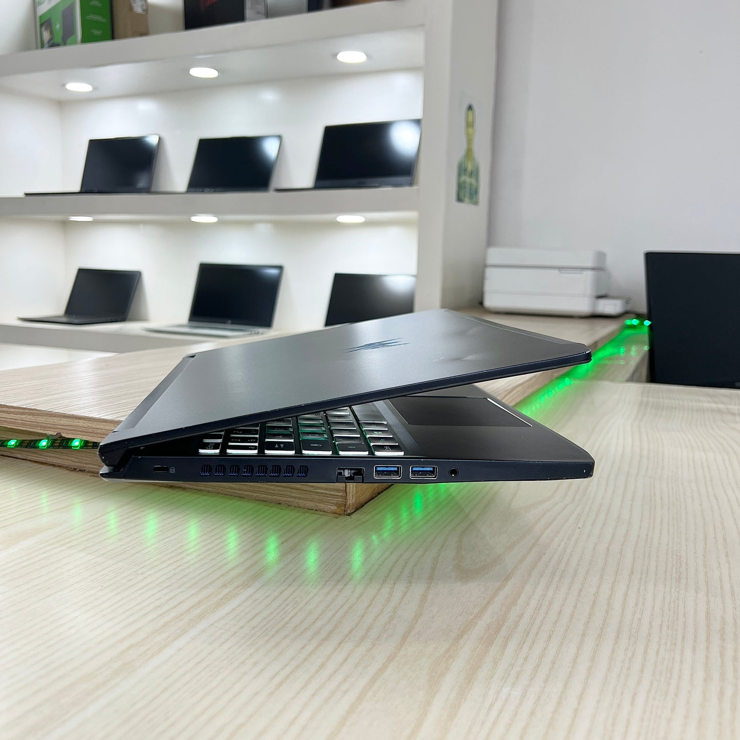 Gamer Acer PREDATOR Triton PT315-52 - Core i5-10ème Génération , GTX 1660Ti 6Go dédiée, 16Go DDR4, 512Go SSD, 15,6" 120Hz