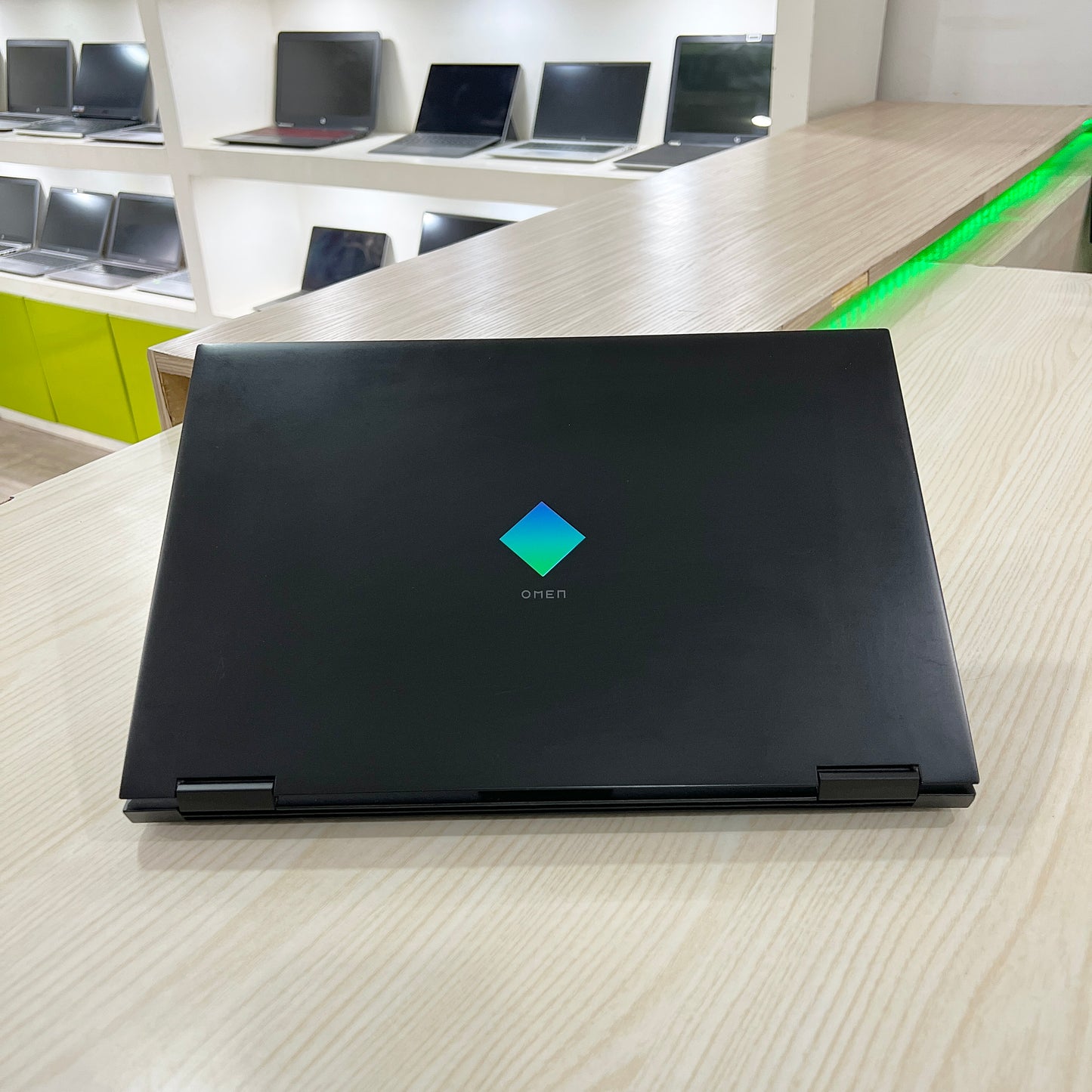 Gamer HP Omen laptop 16-b0xxx Core i7-11ème Génération - RTX 3070 8Go dédiée - 20Go DDR4 - 1 Téra SSD - 16" 144Hz