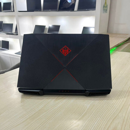 Gamer HP OMEN 17-an0xx - Core i7-7ème génération - NVIDIA GeForce GTX 1070 8Go dédiée - 16Go DDR4 - 256Go SSD & 1 Téra HDD - 17" FHD