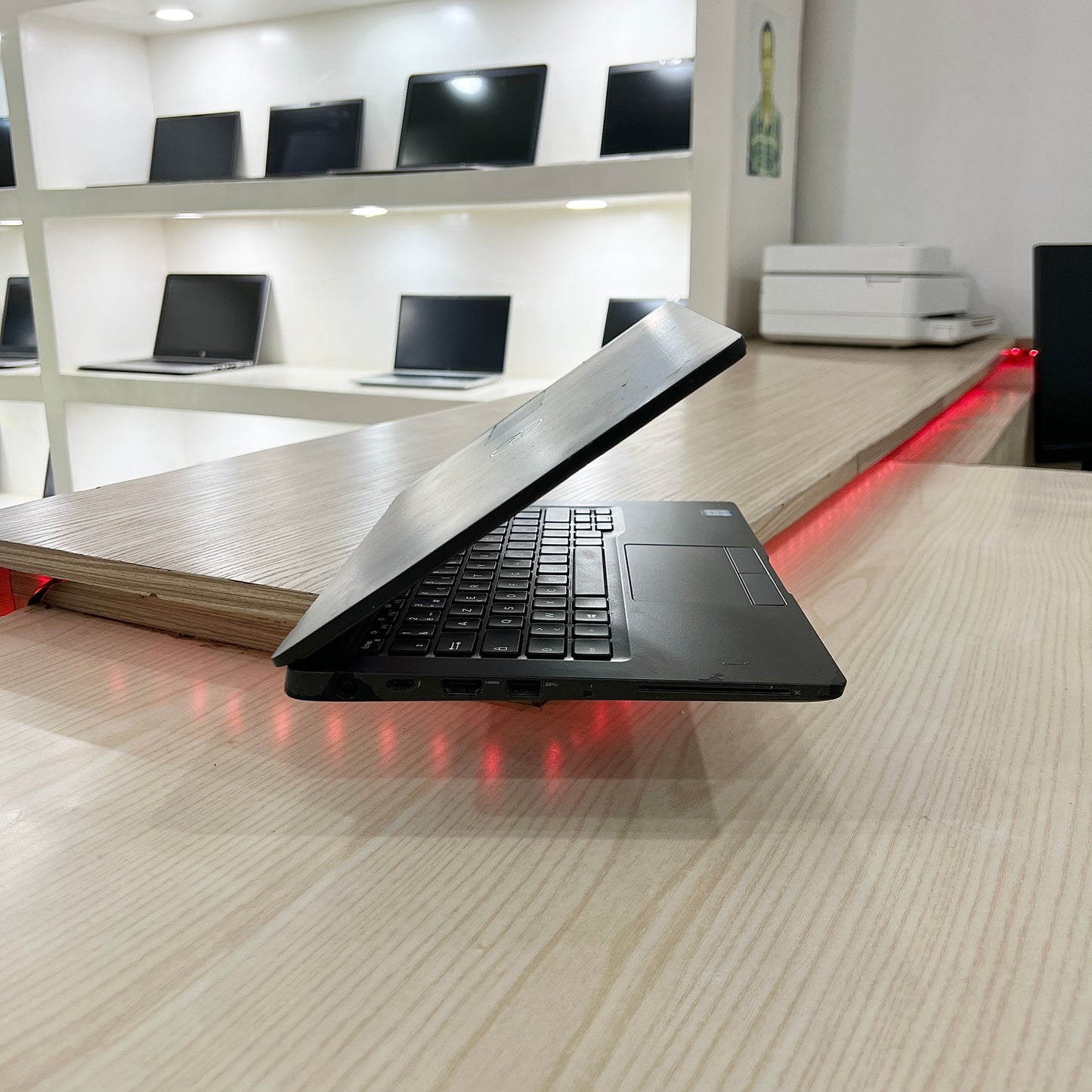 Dell latitude 7300 - Core i5-8ème génération - 256Go SSD - 08Go DDR4 - 13,3" FHD