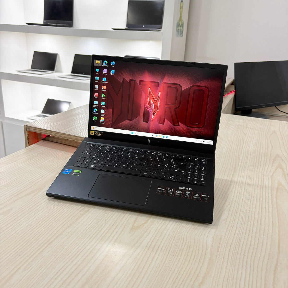 Gamer Acer Nitro V 15 - Core i5-13ème Génération - RTX 4050 6Go dédiée - 16Go DDR5 - 512Go SSD - 15,6" 144Hz