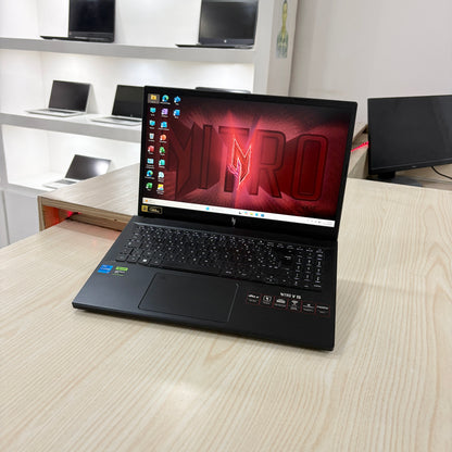 Gamer Acer Nitro V 15 - Core i5-13ème Génération - RTX 4050 6Go dédiée - 16Go DDR5 - 512Go SSD - 15,6" 144Hz