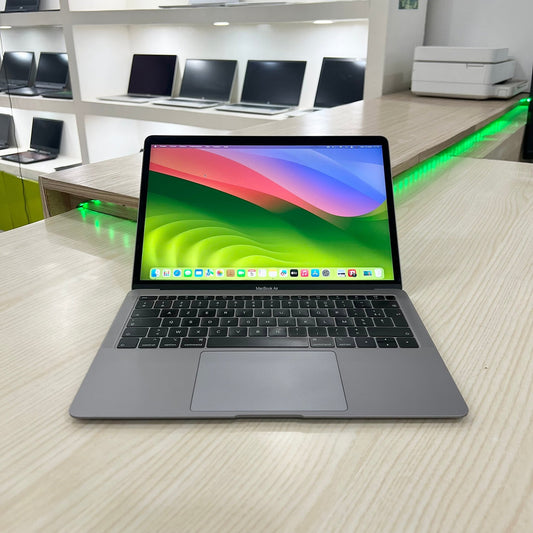MacBook Air retina annee 2019 - Core i5 - 16Go DDR3- 256Go SSD - 13,3" 2,5K