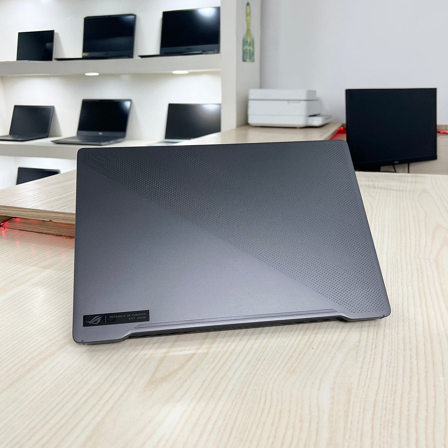 Gamer Asus Rog Zephyrus G14 GA401QM Amd Ryzen 9 5900HS (Core i9 11ème) Gén, RTX 3060 6Go dédiée, 16Go DDR4,  512Go SSD, 14" 144Hz