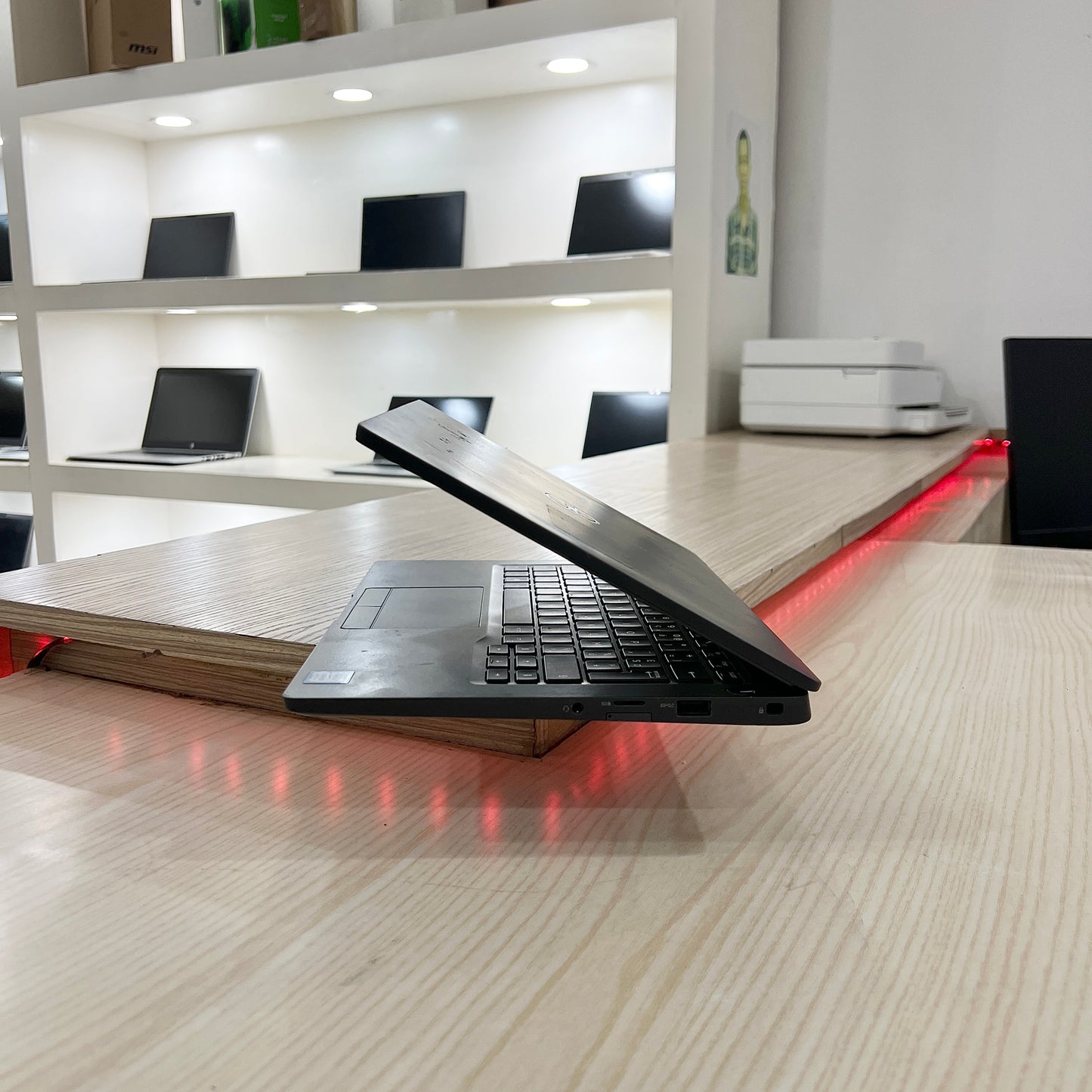 Dell latitude 7300 - Core i5-8ème génération - 256Go SSD - 08Go DDR4 - 13,3" FHD