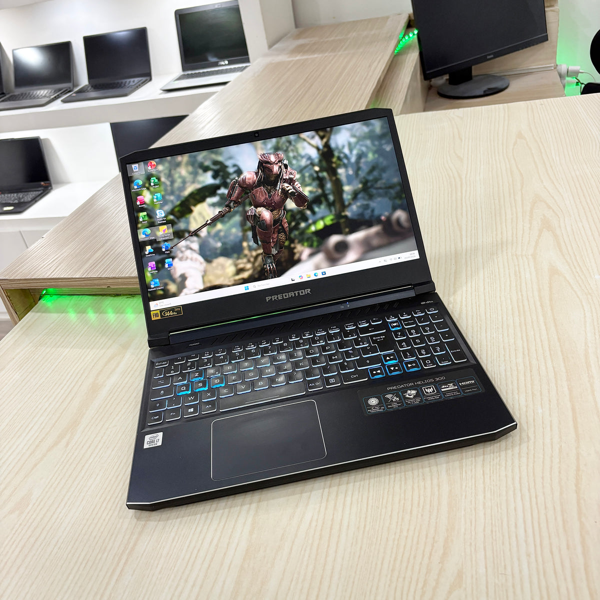 Gamer Acer Predator Hélios 300 PH315-53 - Core i7-10ème - NVIDIA GeForce RTX 2070 8Go dédiée - 16Go DDR4 - 1 Téra SSD - 15,6" FHD 144Hz