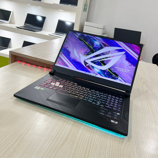 Asus Rog Strix G712LW - Core i7 10ème Génération , RTX 2070 8Go dédiée, 16Go DDR4, 512Go SSD, 17" 144Hz