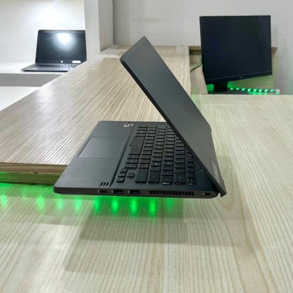 Gamer Asus Rog Zephyrus G14 GA401IV Amd Ryzen 7 4800HS (Core i7 10ème) Gén, GTX 2070 6Go dédiée, 16Go DDR4, 1 Téra SSD, 14" FHD