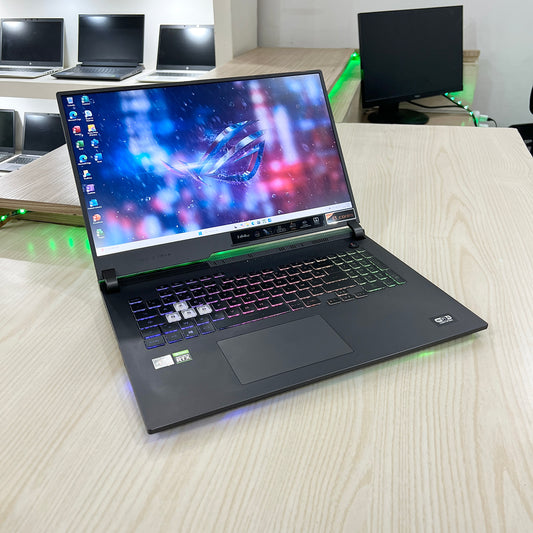 Gamer Asus Rog Strix G713IE-  Amd Ryzen 7 4800H (core i7-10ème génération) - RTX 3050 Ti 4Go dédiée - 16Go DDR4 - 512 SSD - 17,3"FHD 144Hz