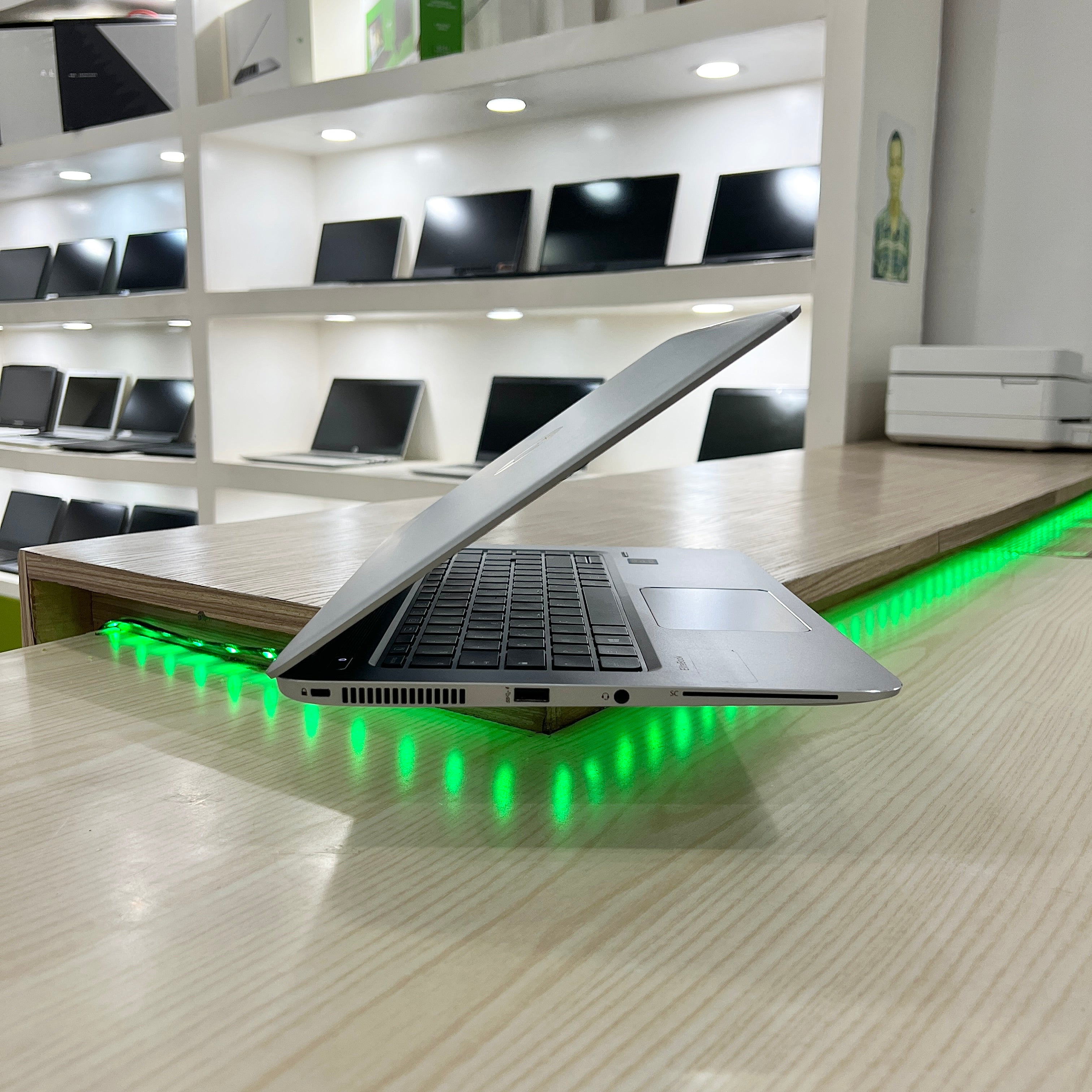 HP EliteBook Folio 1040 - Core i5-6ème - 8Go DDR4 - 256Go SSD - 14