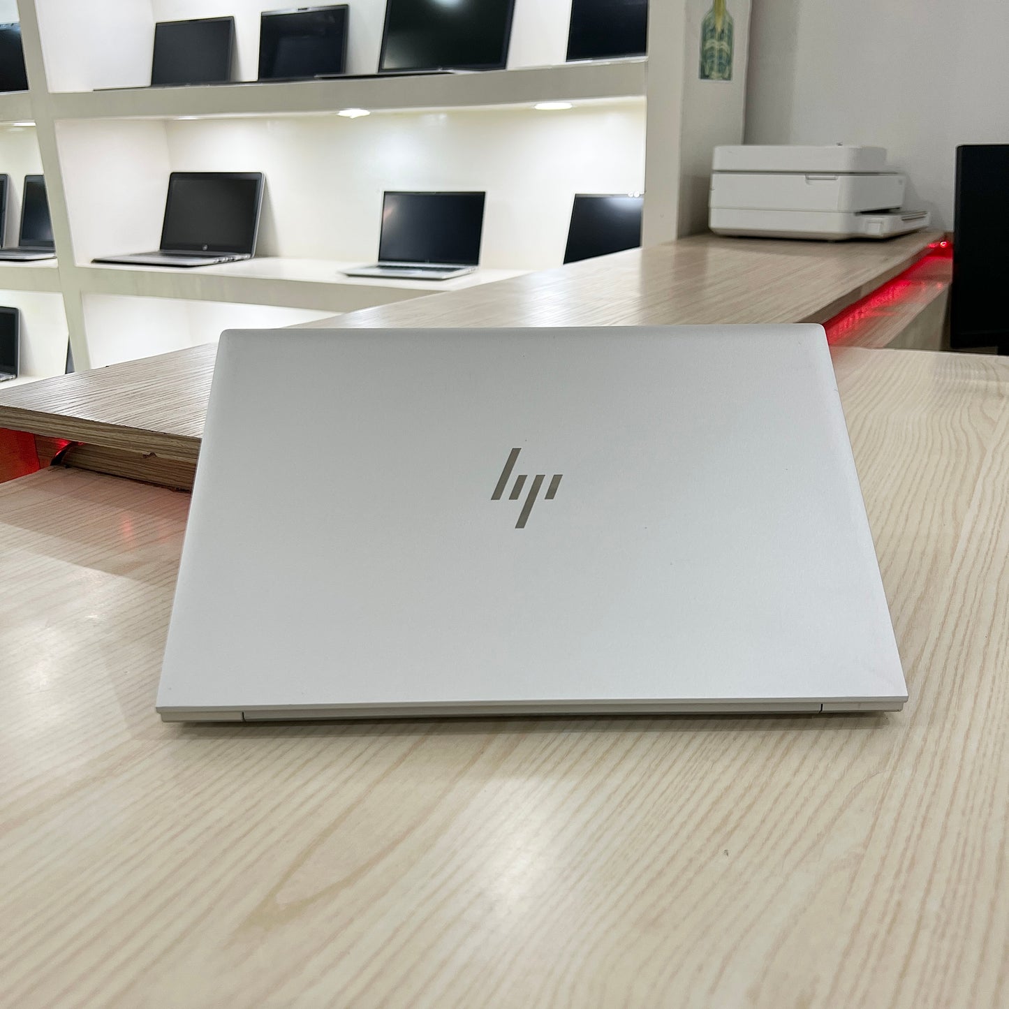 Hp elitebook 830 G7 - core i5-10ème génération- 256Go SSD - 08Go DDR4 - 13,3" FHD