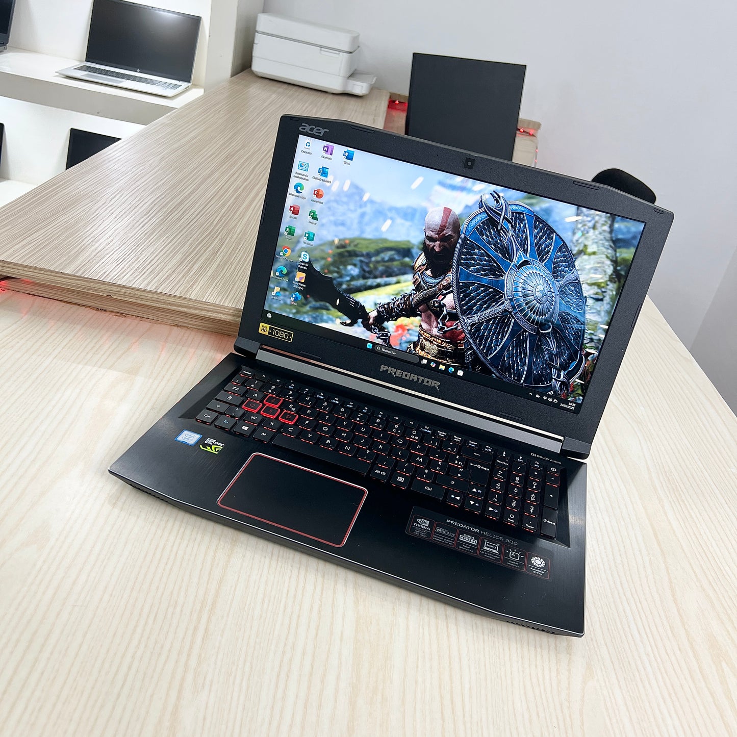 Gamer Acer Predator G3-572
 -  Core i7-7ème Génération - GTX 1060 6Go dédiée - 16Go DDR4 - 256Go SSD & 1 Téra HDD - 15,6" 144Hz
