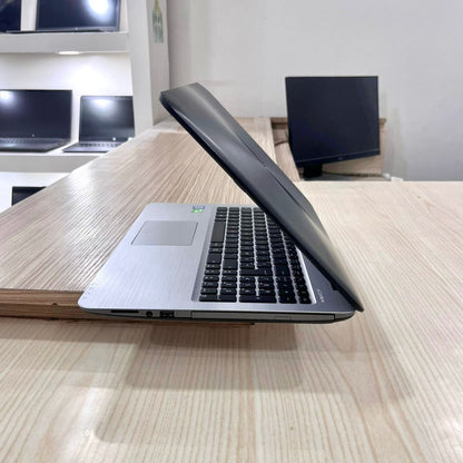 Mini Gamer Asus VivoBook X556UQ- Core i5-6ème - NVIDIA GeForce 940Mx 2Go dédiés - 08Go DDR4 - 250Go SSD- 15,6" FHD