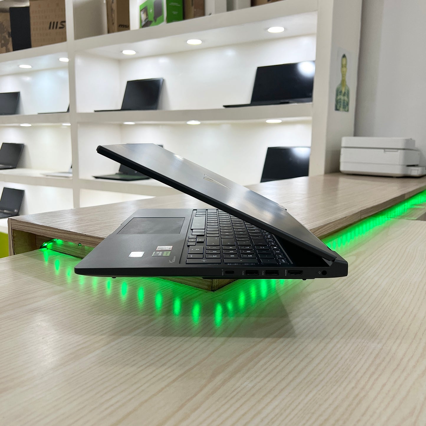 Gamer HP victus laptop 16-s1xxx 
AMD Ryzen 5 8645HS (Core i5-14ème Génération) RTX 4060 8Go, 16Go DDR5, 512GB SSD, 16" 165Hz