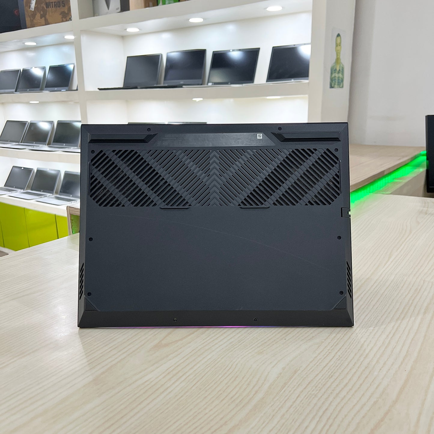 Gamer Dell G15 5530 - Core i7-13ème Génération - RTX 4060 8Go dédiée - 16Go DDR4 - 1 Téra SSD - 15,6" 240Hz