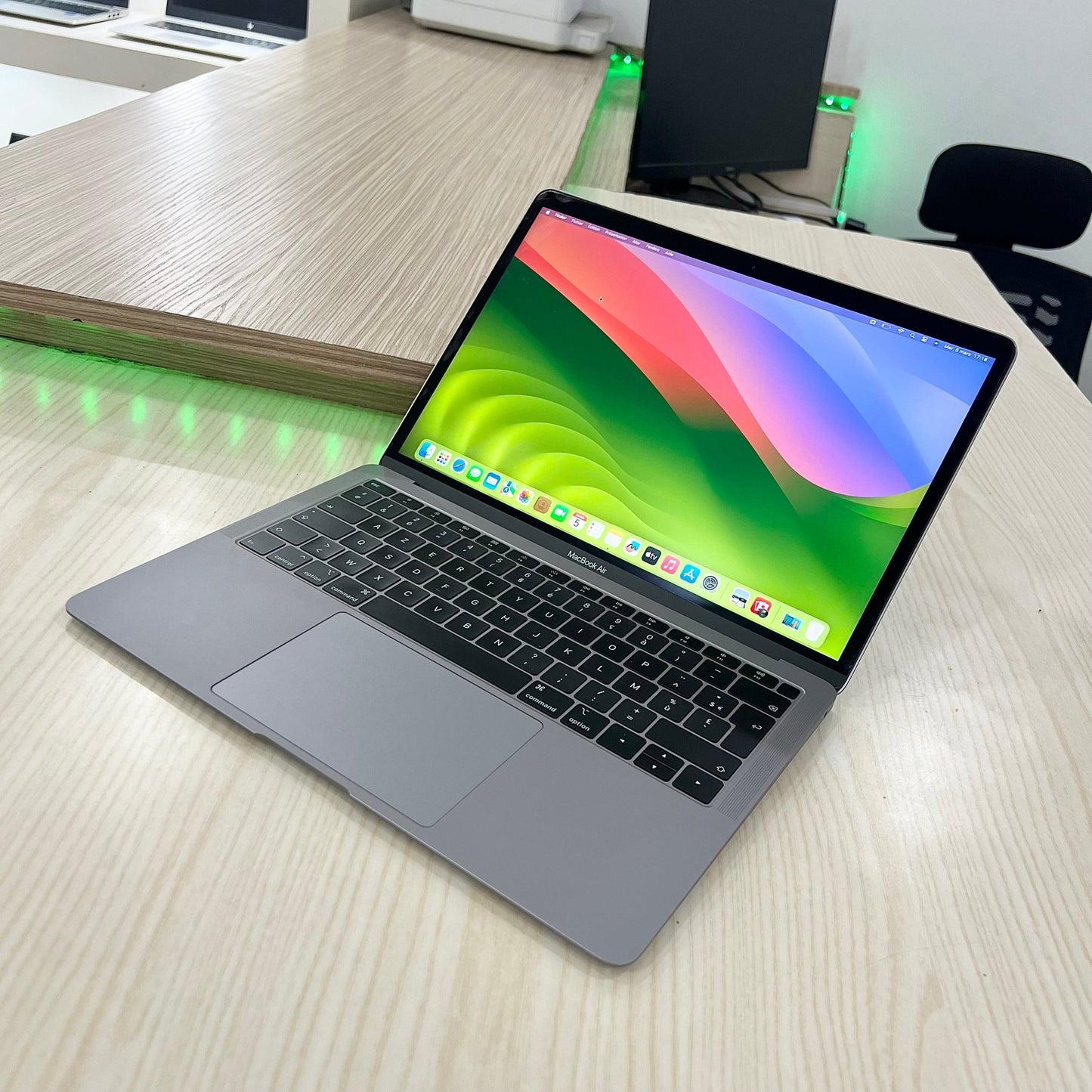 MacBook Air retina annee 2019 - Core i5 - 16Go DDR3- 256Go SSD - 13,3" 2,5K