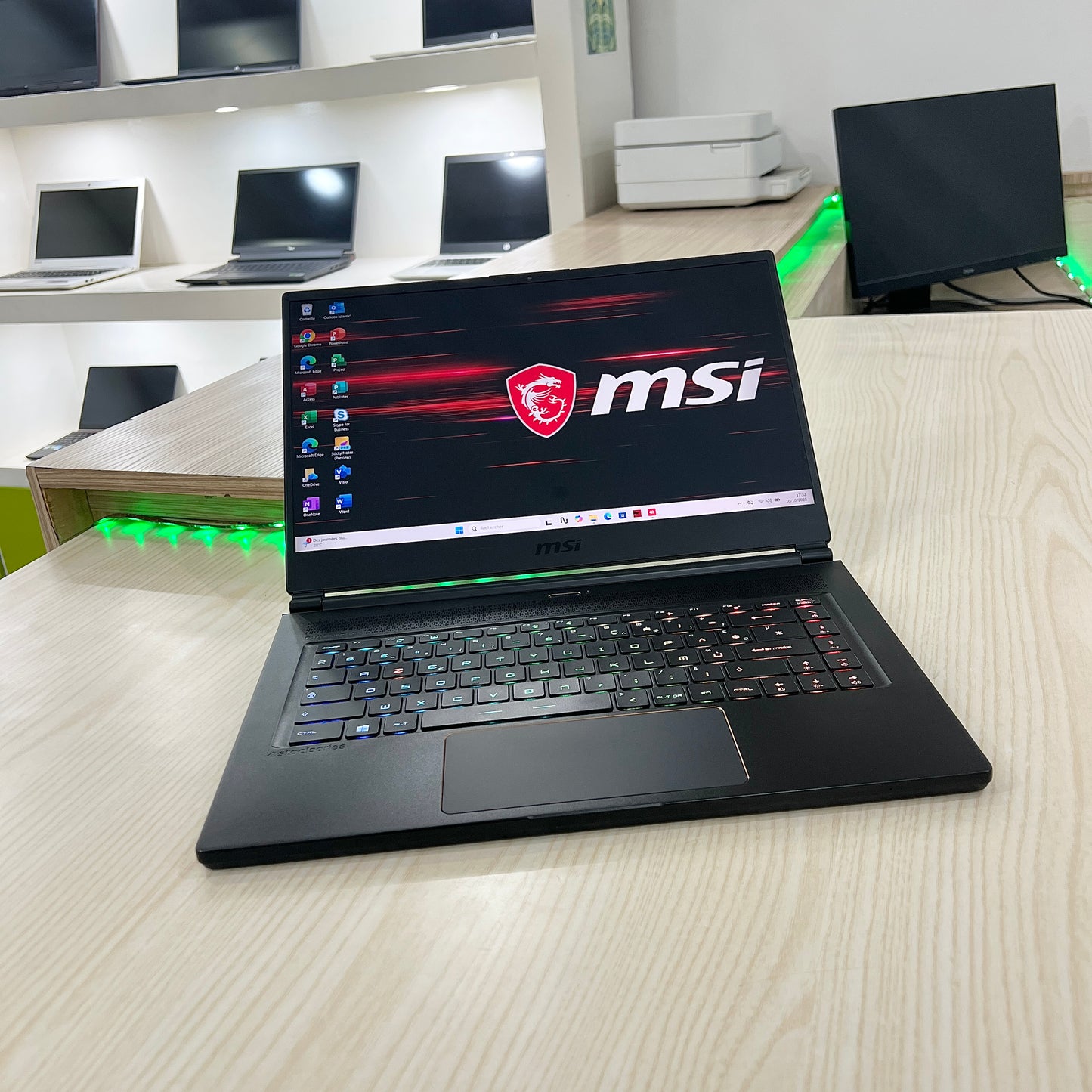 Gamer MSI GS65 stealth -  Core i7-9ème Génération - RTX 2060 6Go dédiée - 16Go DDR4 - 512Go SSD - 15,6"FHD 240Hz