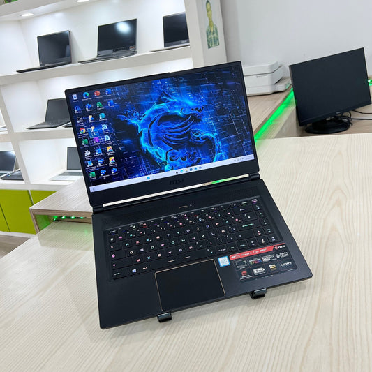 Gamer MSI GS65 stealth 8RF-  Core i7-8ème Génération - GTX 1070 8Go dédiée - 16Go DDR4 - 512Go SSD - 15,6"FHD 144Hz