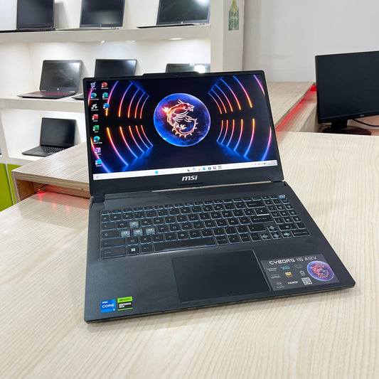 Gamer MSI Cyborg 15 A12VF
-  Core i5-12ème Génération - RTX 4060 8Go dédiée - 16Go DDR5 - 512Go SSD - 15,6"FHD 144Hz