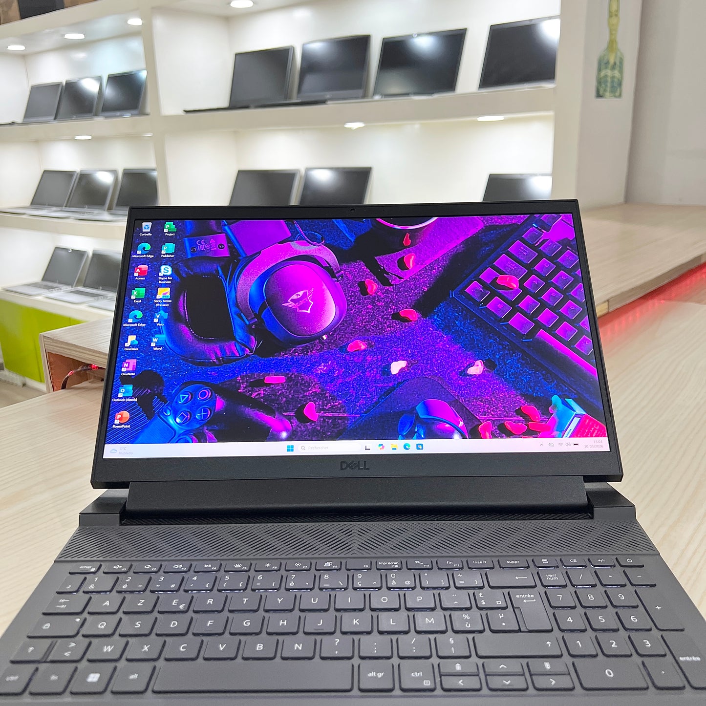 Gamer Dell G15 5530 - Core i7-13ème Génération - RTX 4060 8Go dédiée - 16Go DDR4 - 1 Téra SSD - 15,6" 240Hz