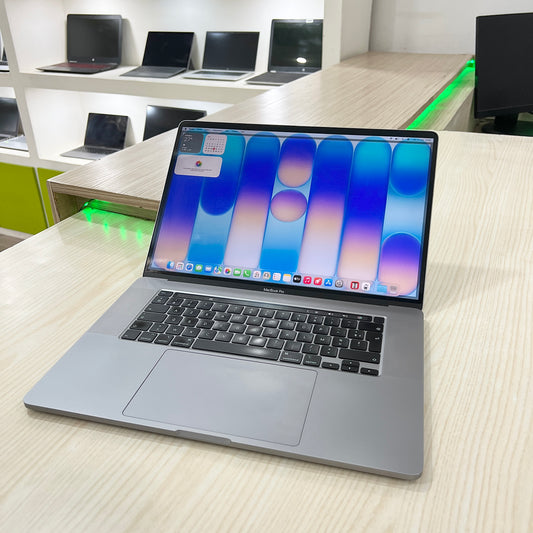 MacBook Pro 2019 -  Core i9  - 16Go - 2 Téra  SSD - 16" 3K - Touch Bar - Touch ID