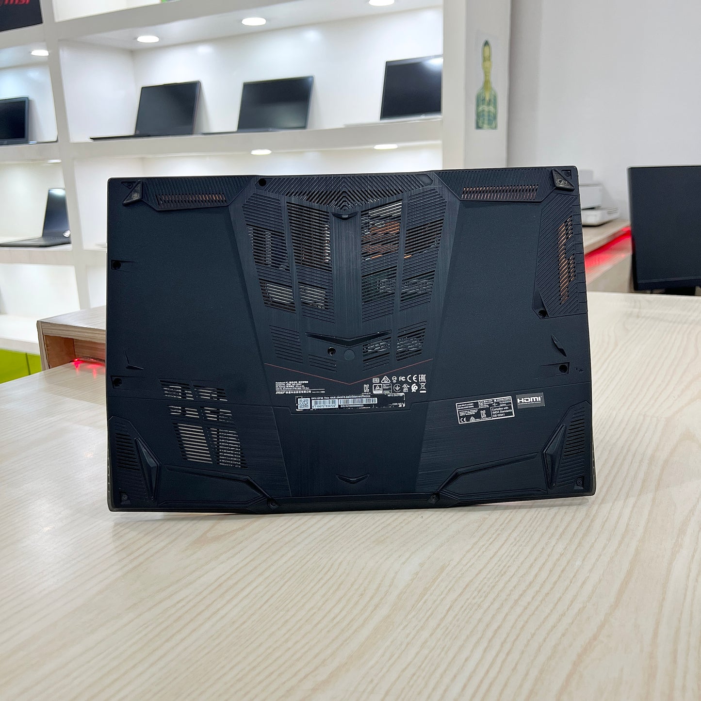 Gamer MSI GF65 10UE - Core i5-10ème Génération - RTX 3060 6Go dédiée - 16Go DDR4 - 512Go SSD - 15,6"FHD 144Hz