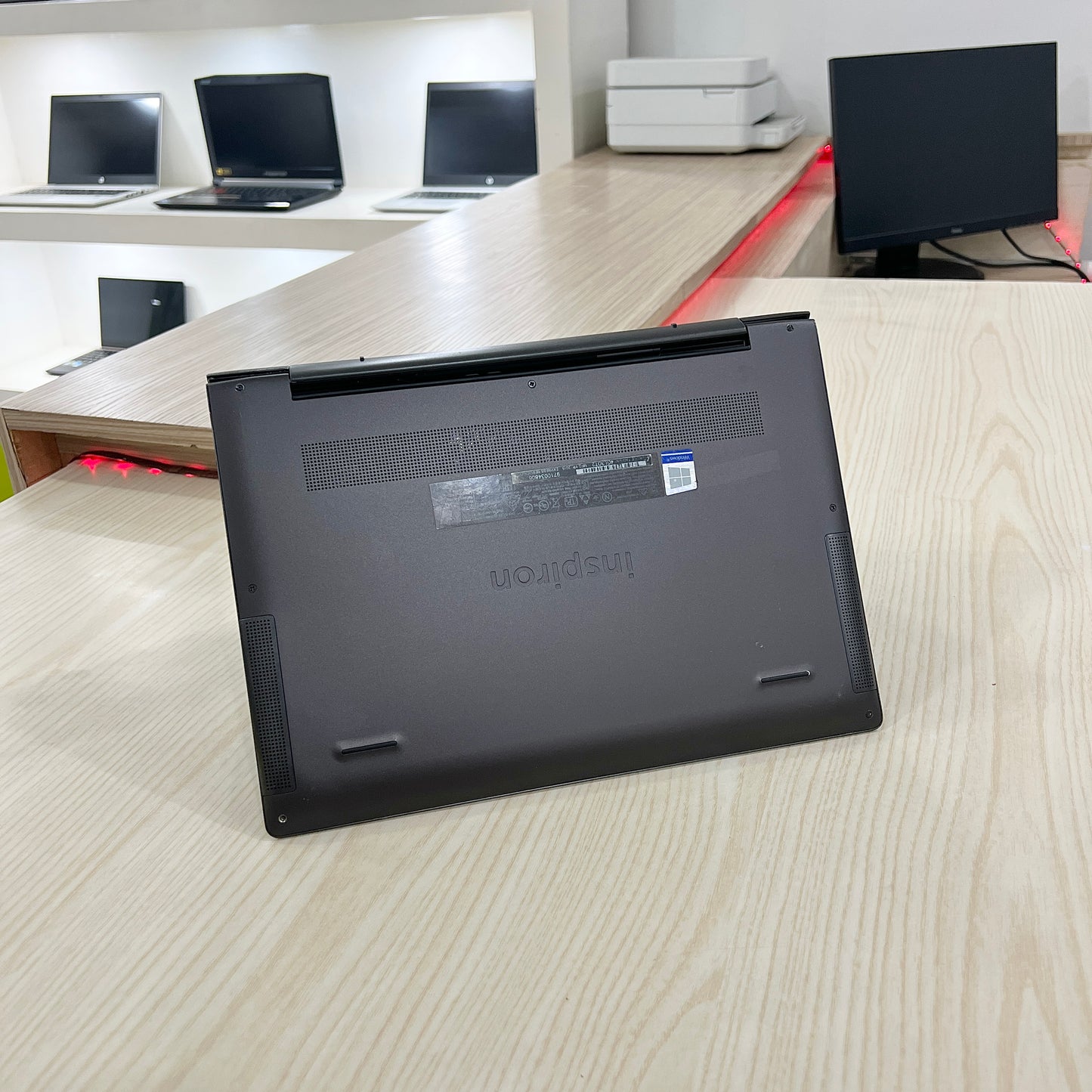 Dell Inspiron 7390 - Core i7-10ème - 16Go DDR4 - 256Go SSD - 14" FHD tactile