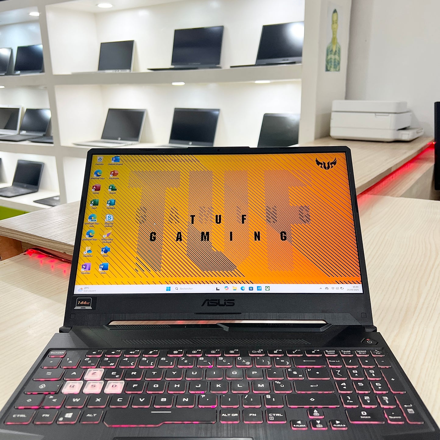 Gamer Asus TUF F15 FX506LH   -  Core i5-10ème Génération - GTX 1650 4Go dédiée - 08Go DDR4 - 512Go SSD - 15,6"FHD 144Hz