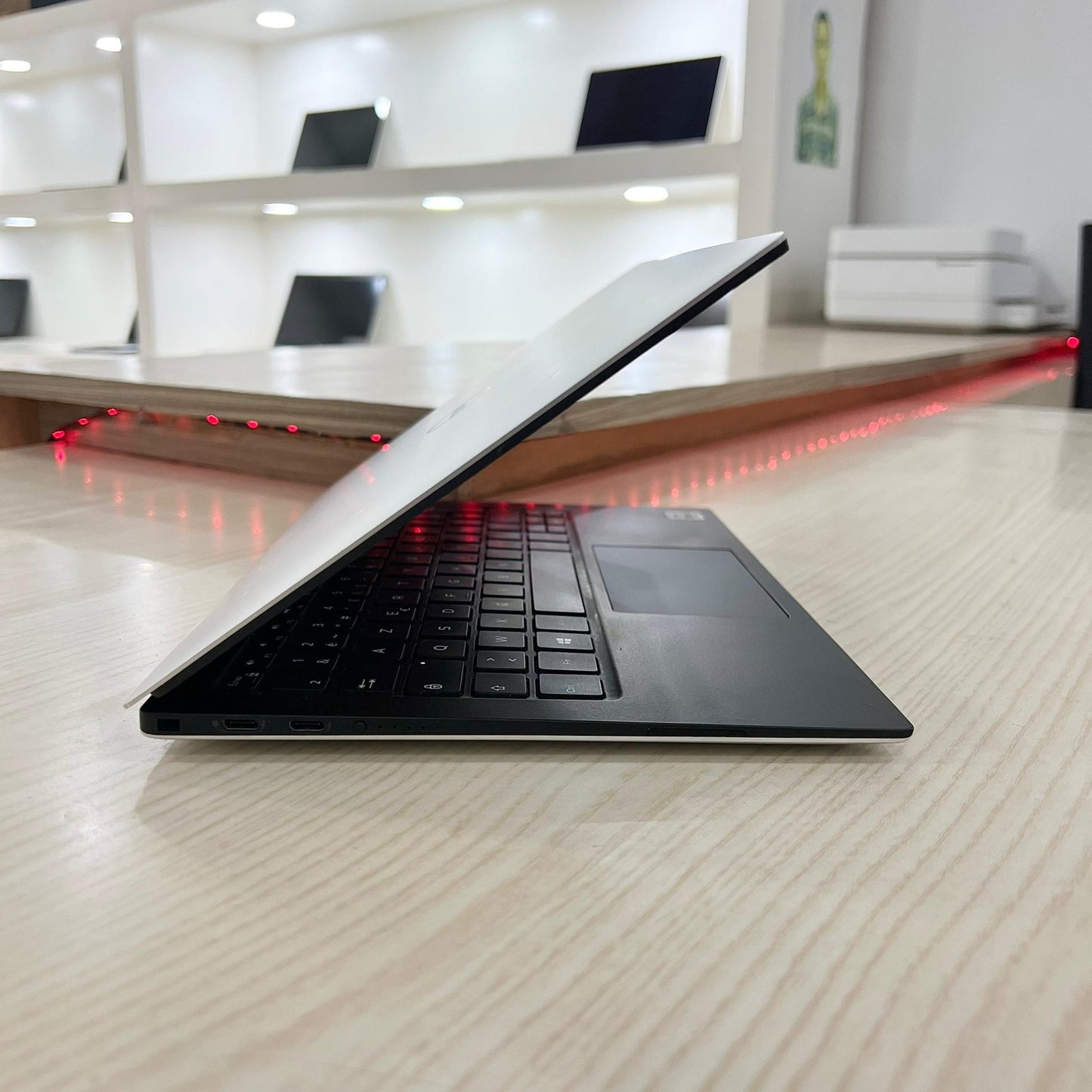 DELL XPS 13 7390 - Core i5-10ème - 8Go DDR4 - 256Go SSD - 13,3" FHD - Haut de gamme