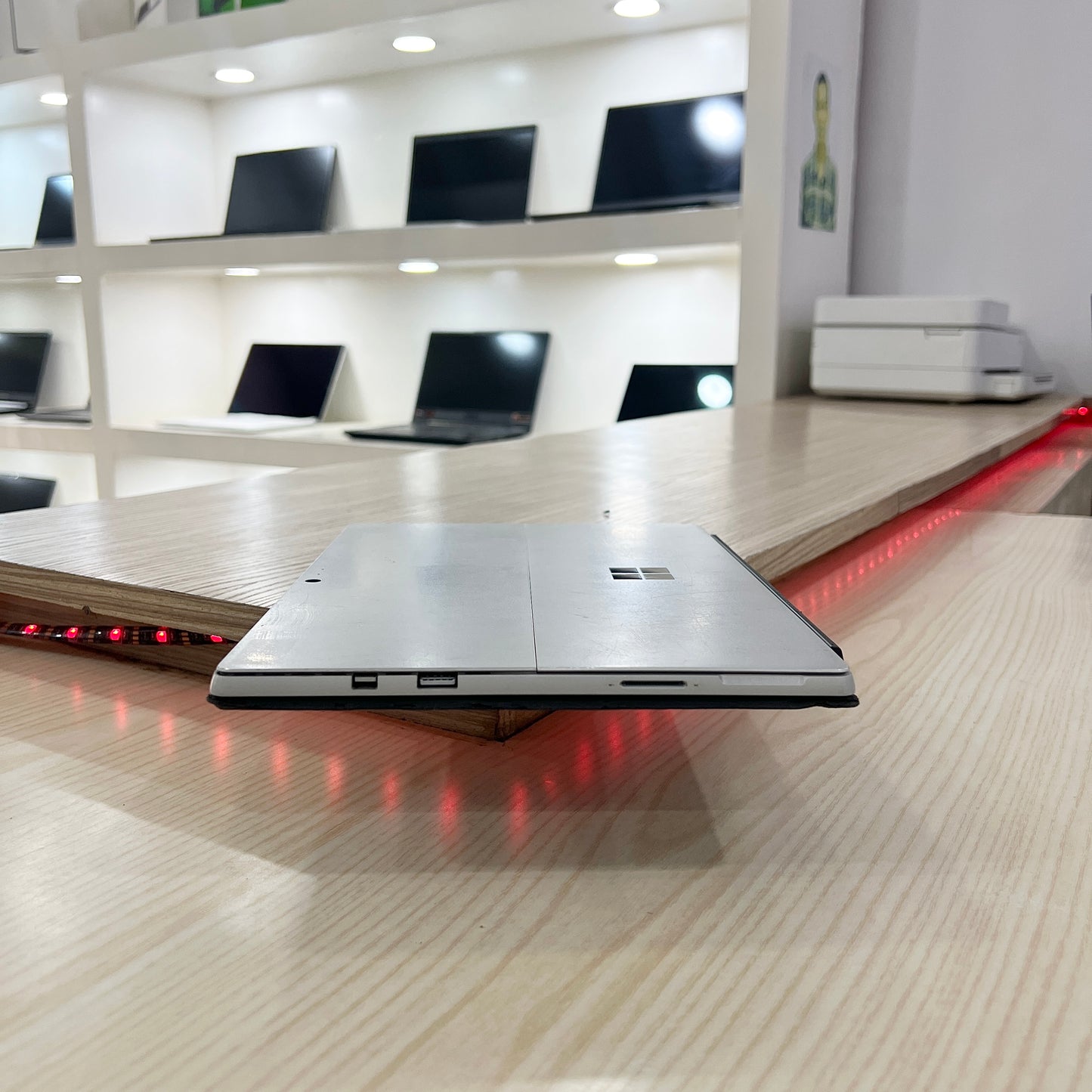 Microsoft Surface Pro - core i5-7ème - 08Go DDR4 - 256Go SSD - 13,3" tactile et détachable
